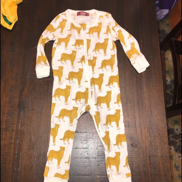 Milkbarn Other - NWOT Milkbarn Organic zipper pajamas Cheetah 9-12